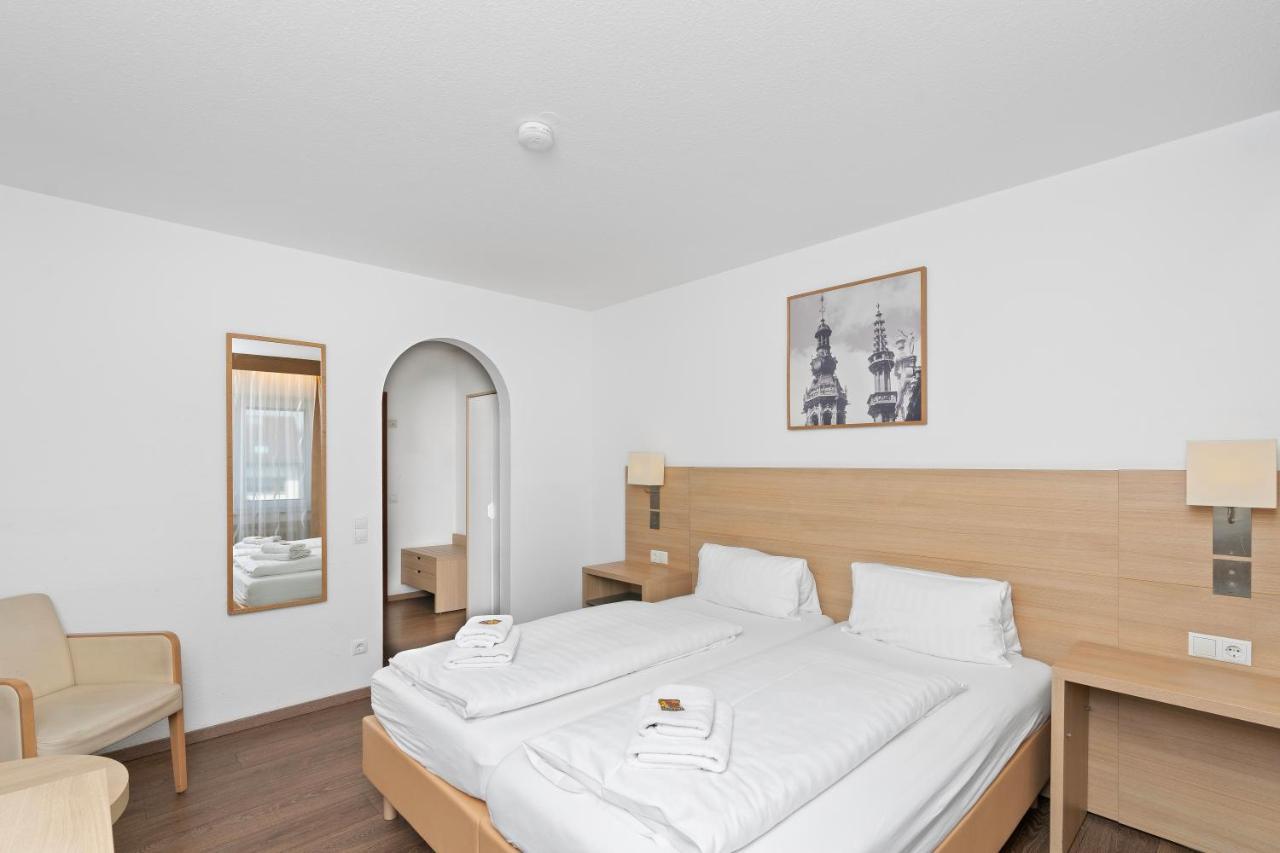 Hotel Adler Friedrichshafen Exterior photo